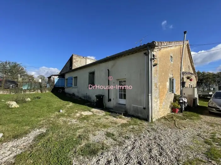 Maison 5 pièces de 180 m² - Montguyon (17270)