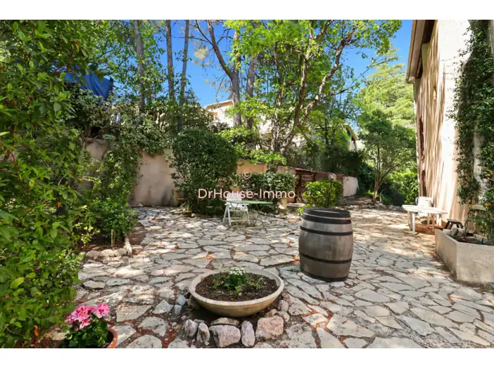 Appartement 5 pièces de 123 m² - Aix-en-Provence (13100)