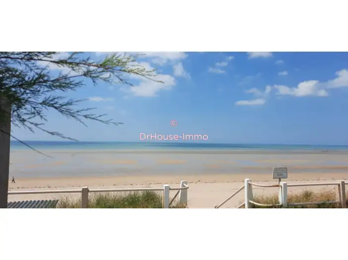 Terrain de 634 m² - Jullouville (50610)