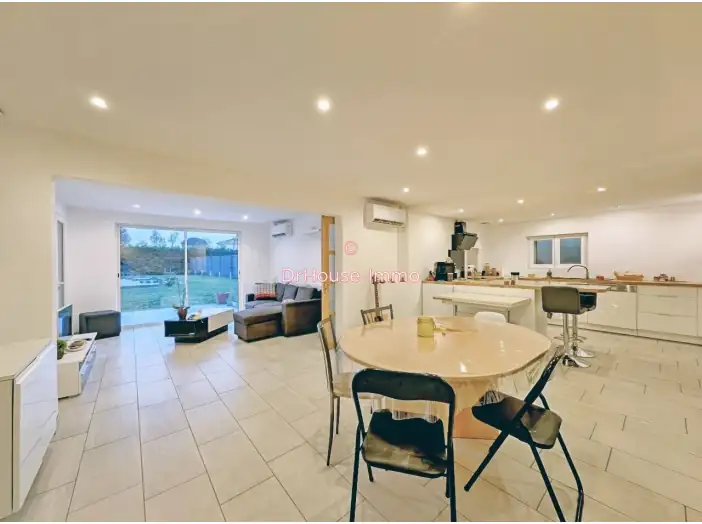 Maison 4 pièces de 106 m² - Ambarès-et-Lagrave (33440)