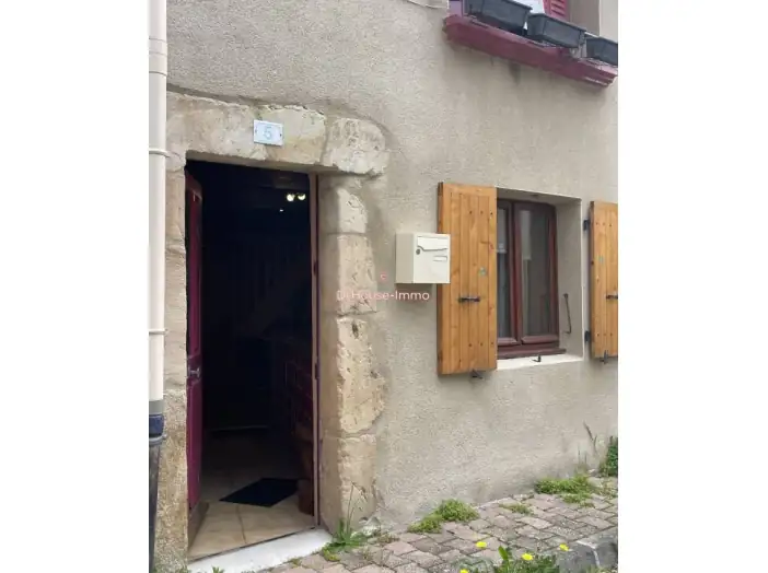 Maison 3 pièces de 69 m² - Vernoux-en-Vivarais (07240)