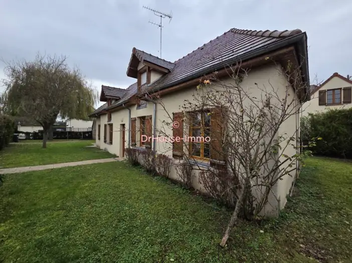 Maison 6 pièces de 124 m² - Noës-près-Troyes (10420)