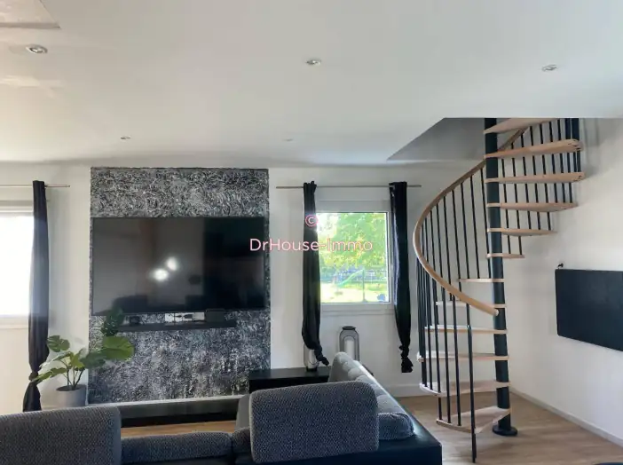 Maison 6 pièces de 82 m² - Vallères (37190)