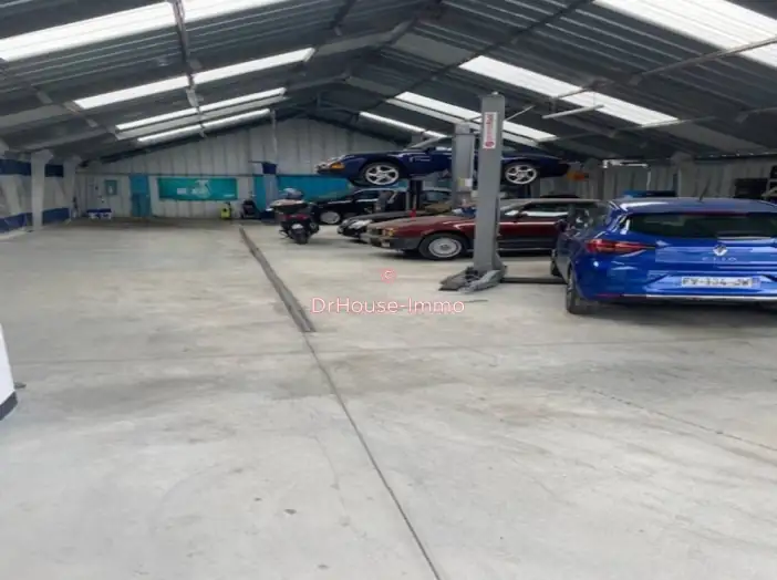 Commerce de 1 200 m² - Cagnes-sur-Mer (06800)