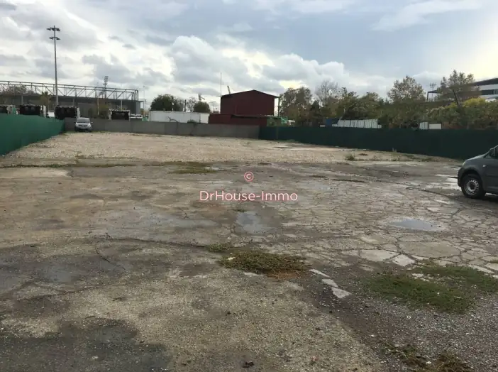 Commerce de 1 350 m² - Nice (06200)