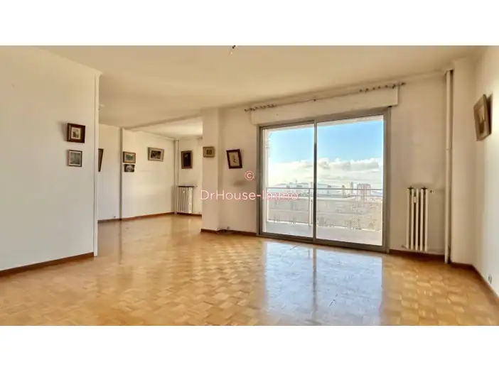 Appartement 5 pièces de 98 m² - Toulon (83000)
