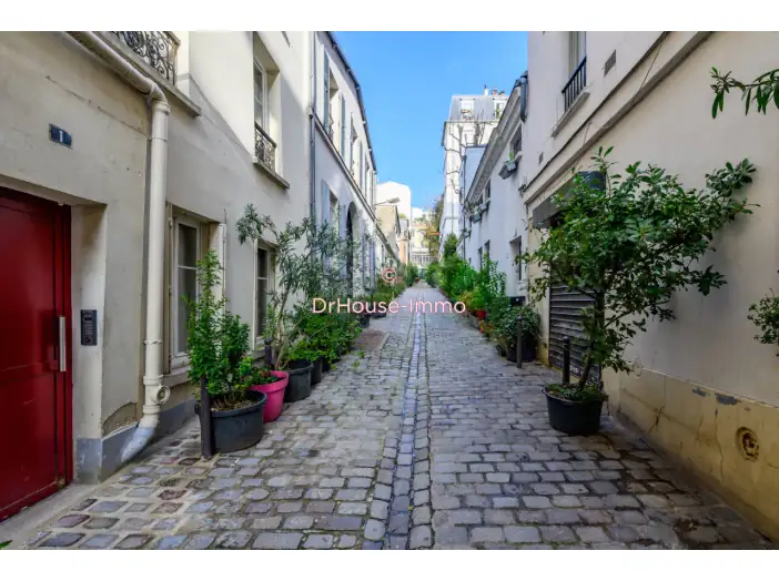 Appartement 2 pièces de 46 m² - Paris (75018)