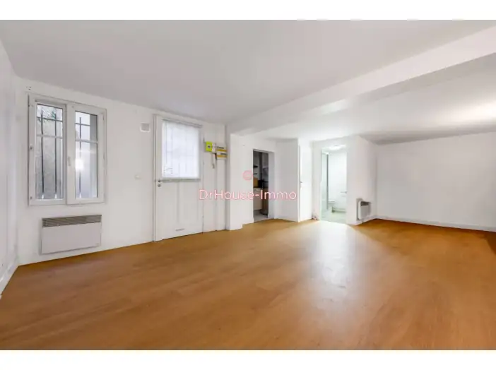 Appartement 2 pièces de 46 m² - Paris (75018)