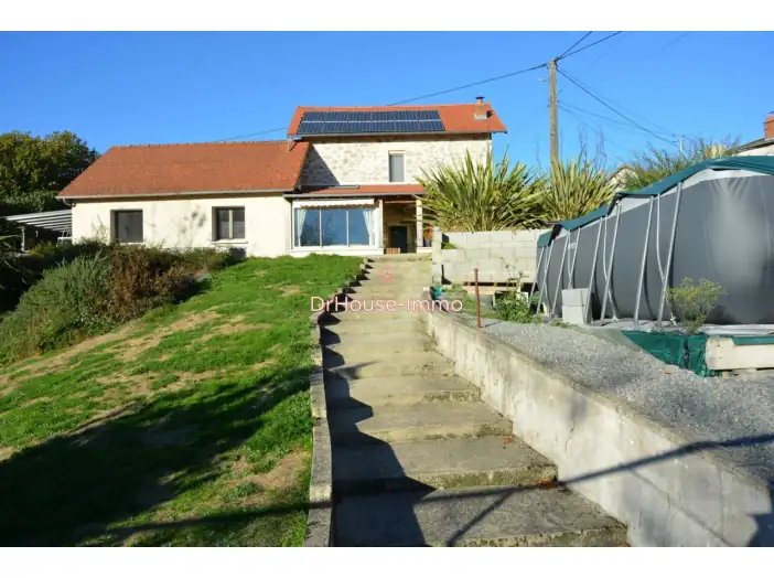 Maison 4 pièces de 140 m² - Bussière-Galant (87230)