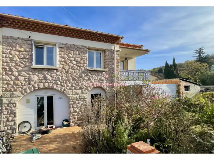 Maison 6 pièces de 137 m² - Prades (66500)