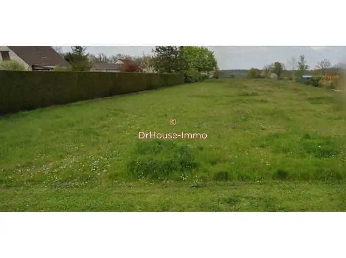 Terrain de 817 m² - Nargis (45210)