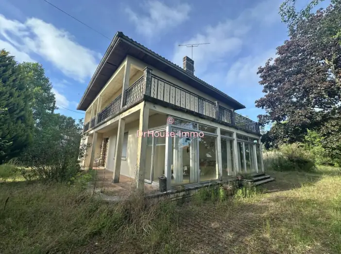 Maison 6 pièces de 200 m² - Avensan (33480)