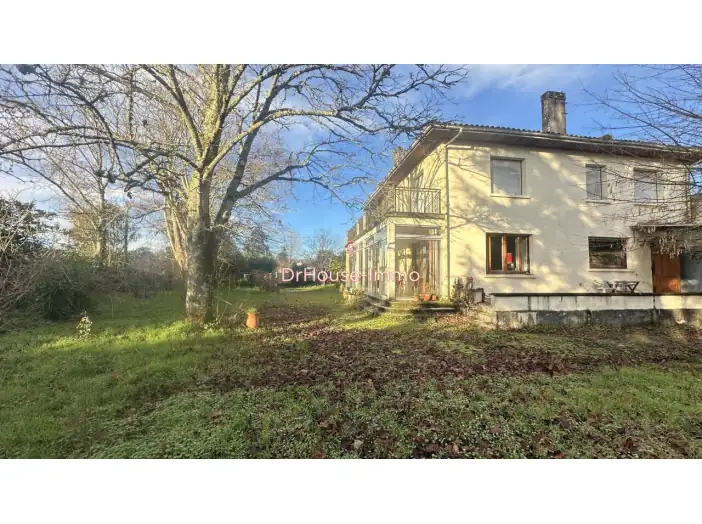 Maison 6 pièces de 200 m² - Avensan (33480)