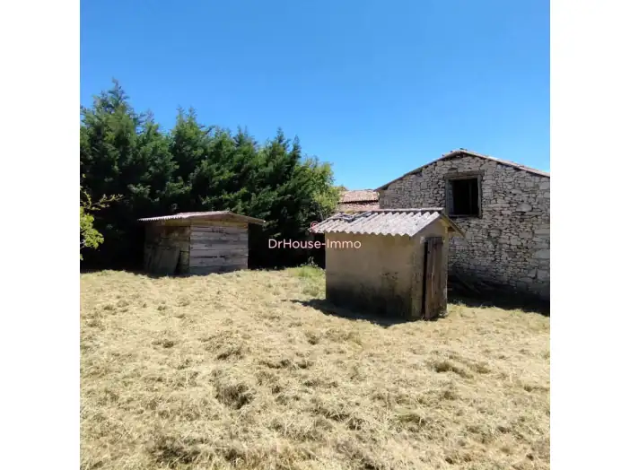 Maison 3 pièces de 67 m² - Gageac-et-Rouillac (24240)