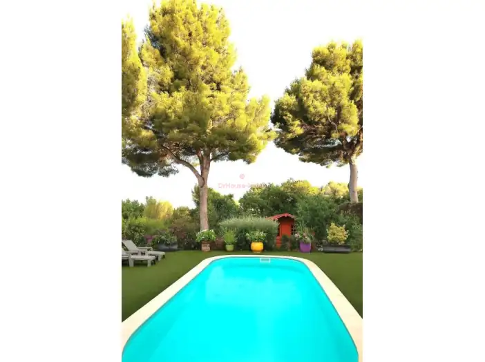 Maison 5 pièces de 127 m² - Cassis (13260)