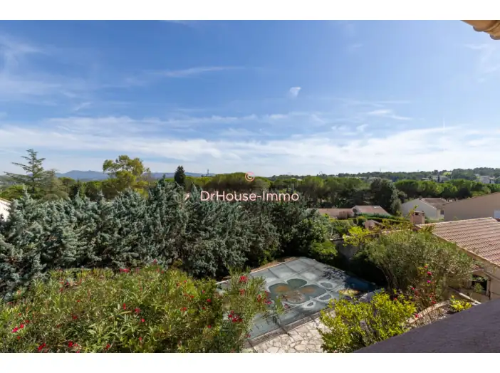 Maison 7 pièces de 158 m² - Cabriès (13480)