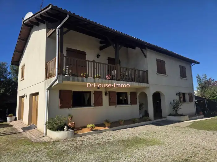 Maison 6 pièces de 140 m² - Mérignac (33700)