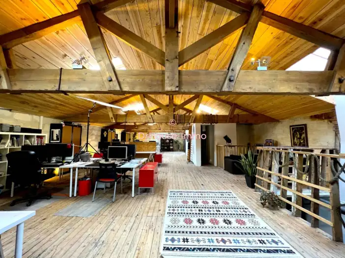 Immeuble 4 pièces de 380 m² - Bègles (33130)