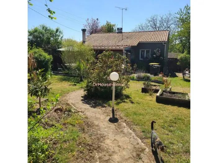 Maison 3 pièces de 98 m² - Cours-de-Pile (24520)