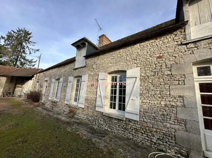 Maison 10 pièces de 156 m² - Corbeilles (45490)