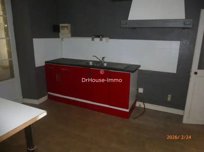 Immeuble 22 pièces de 140 m² - Pranzac (16110)