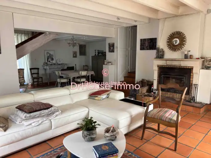 Maison 9 pièces de 229 m² - Chaillé-les-Marais (85450)