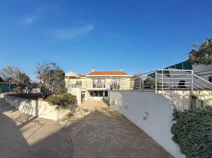 Image des la section Servies