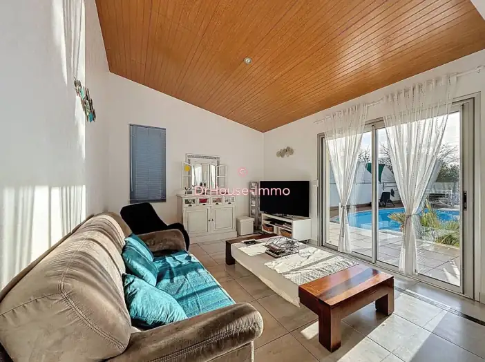 Maison 7 pièces de 239 m² - Bergerac (24100)