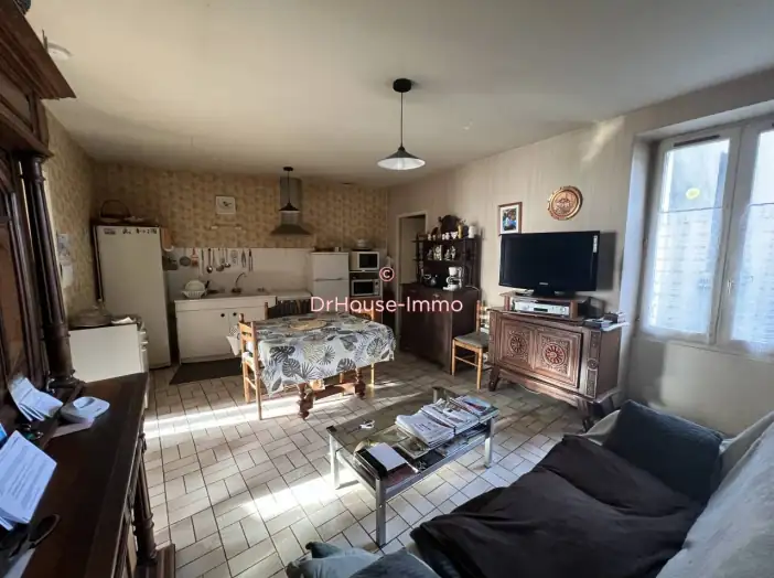 Appartement 3 pièces de 51 m² - Saint-Doulchard (18230)