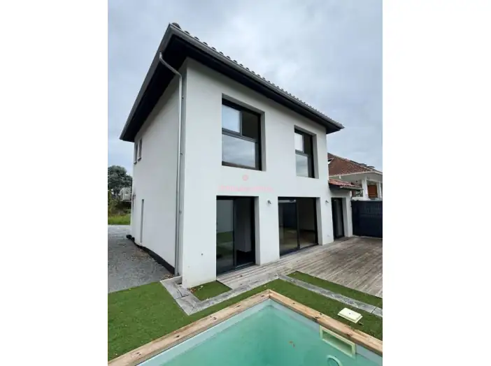 Maison 4 pièces de 106 m² - Anglet (64600)