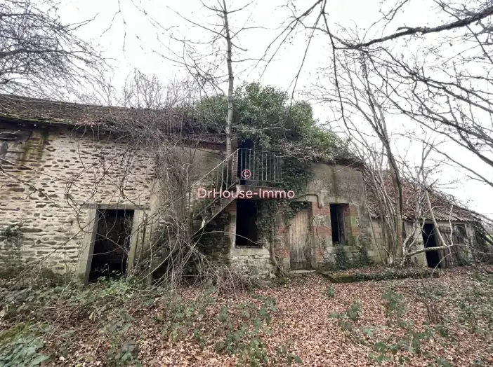 Maison 5 pièces de 156 m² - Saint-Palais (03370)