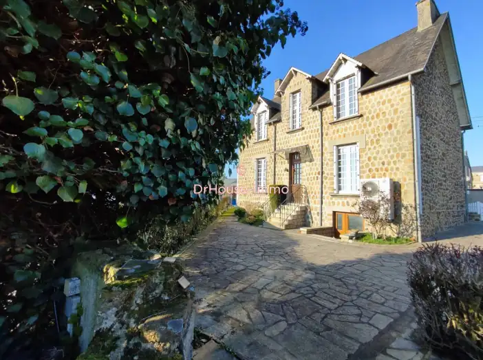 Maison 6 pièces de 120 m² - Flers (61100)