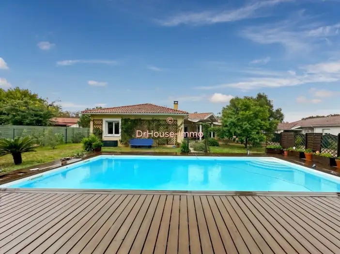 Maison 6 pièces de 161 m² - Saint-Vincent-de-Paul (40990)