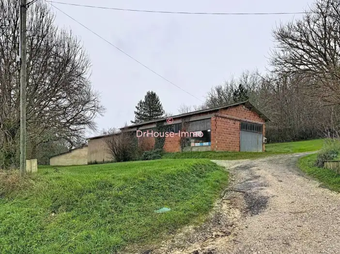 Exploitation agricole 2 pièces de 60 m² - Cause-de-Clérans (24150)