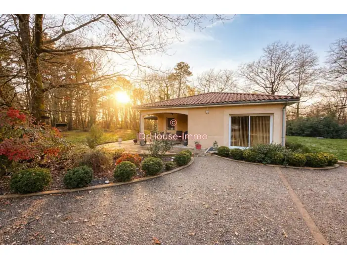 Maison 5 pièces de 151 m² - Saint-Denis-de-Pile (33910)