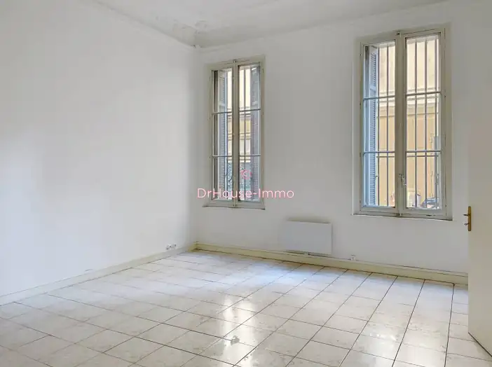 Bureau 2 pièces de 49 m² - Marseille (13006)