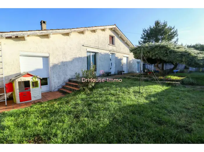 Maison 5 pièces de 128 m² - Malaville (16120)