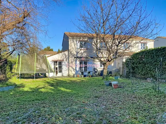 Maison 5 pièces de 111 m² - Saint-Médard-en-Jalles (33160)