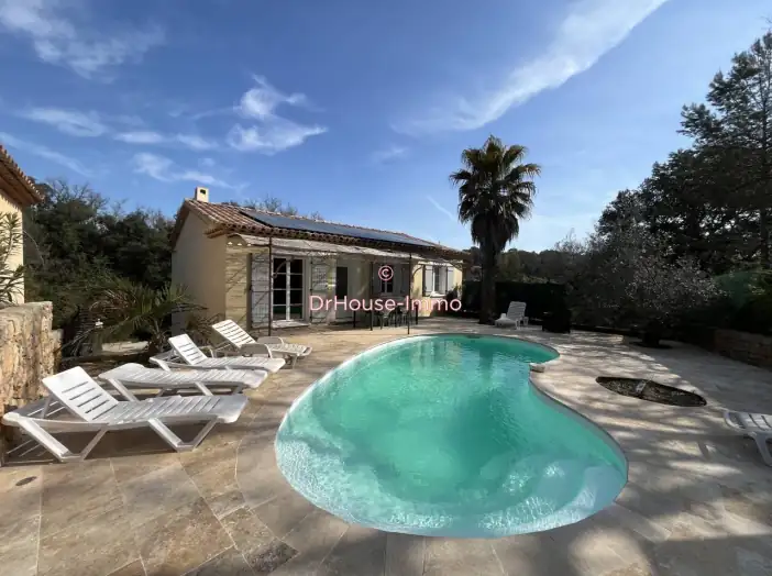 Maison 8 pièces de 167 m² - Le Thoronet (83340)