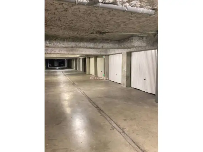 Parking / Box de 13 m² - Villeurbanne (69100)