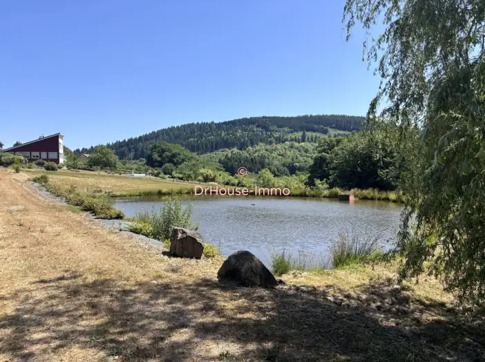 Maison 9 pièces de 240 m² - Sainte-Feyre (23000)