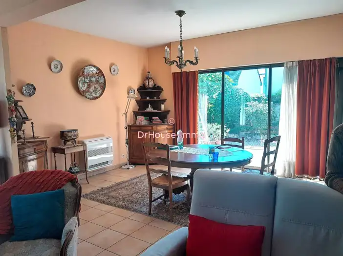 Maison 7 pièces de 177 m² - Angers (49100)