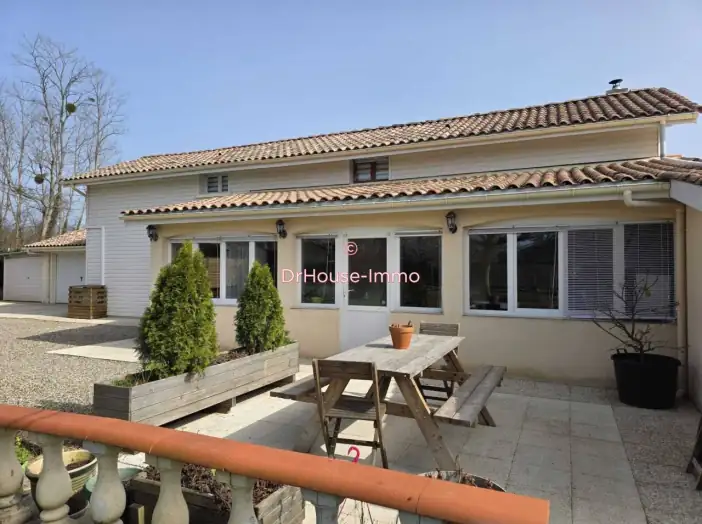 Maison 6 pièces de 149 m² - Landiras (33720)