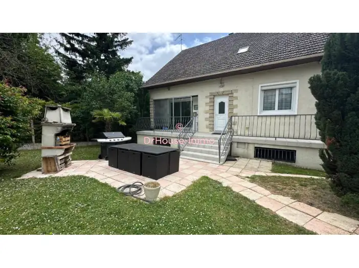 Maison 7 pièces de 156 m² - Limay (78520)