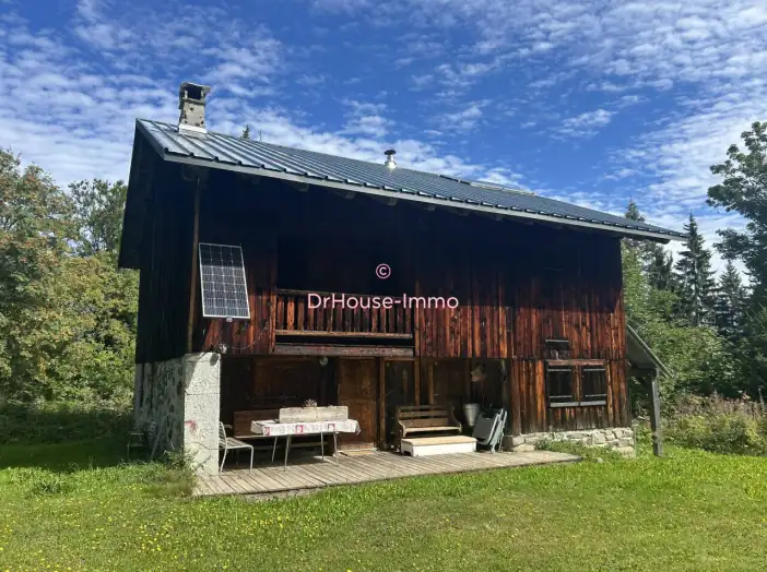 Maison 5 pièces de 130 m² - Châtillon-sur-Cluses (74300)