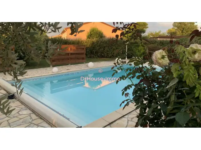 Maison 6 pièces de 179 m² - Peyrole (81310)