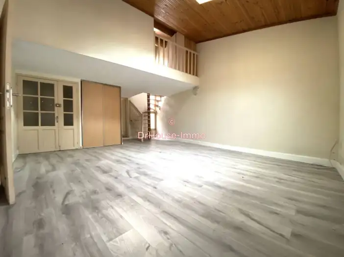 Maison 5 pièces de 147 m² - Saint-Laurent-d'Aigouze (30220)