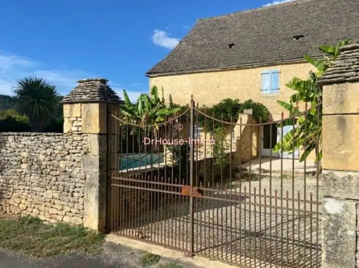 Maison 9 pièces de 229 m² - Valojoulx (24290)