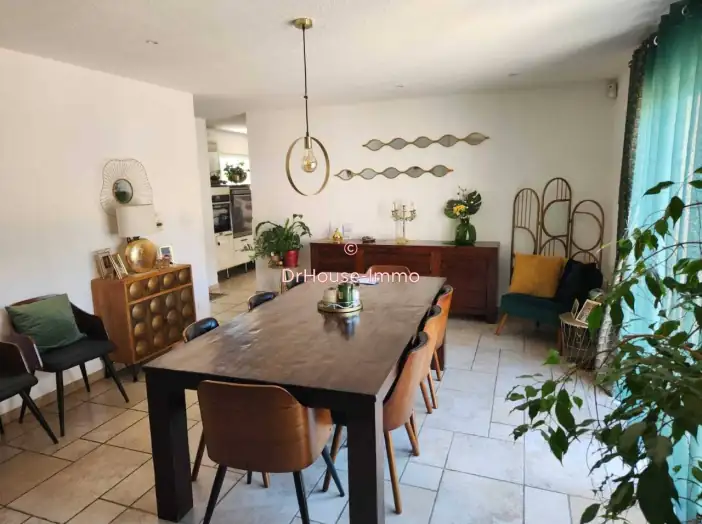 Maison 6 pièces de 195 m² - Alès (30100)