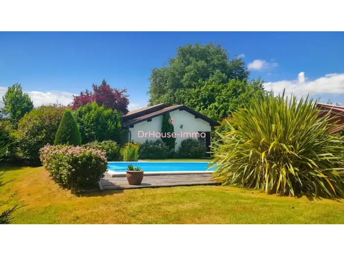 Maison 5 pièces de 160 m² - Narrosse (40180)